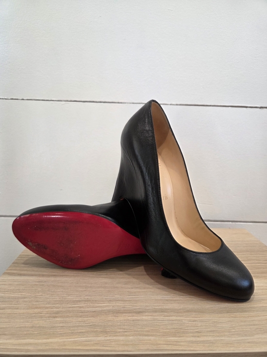 Christian Louboutin Shoes - Christian Louboutin Classic Pumps